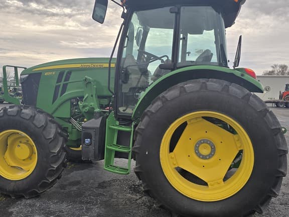 Image of John Deere 6120E equipment image 1