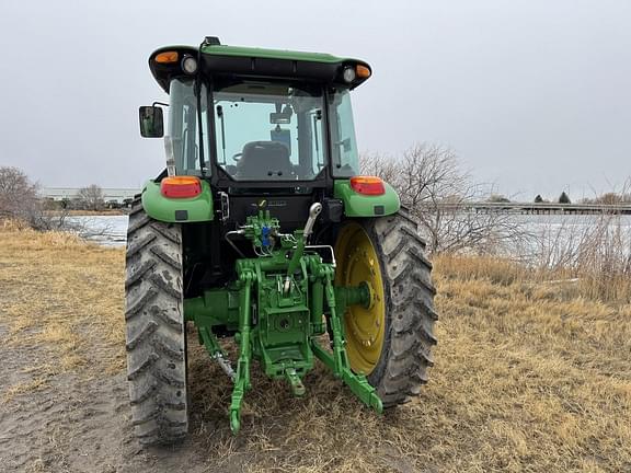 Image of John Deere 6120E equipment image 3