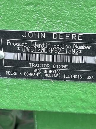 Image of John Deere 6120E equipment image 4