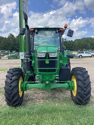 Image of John Deere 6120E equipment image 1