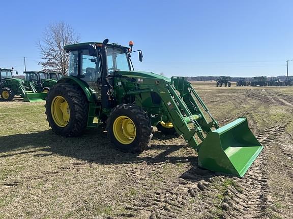 Image of John Deere 6120E equipment image 4