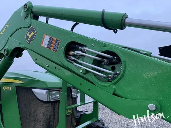 Image of John Deere 6120E equipment image 4