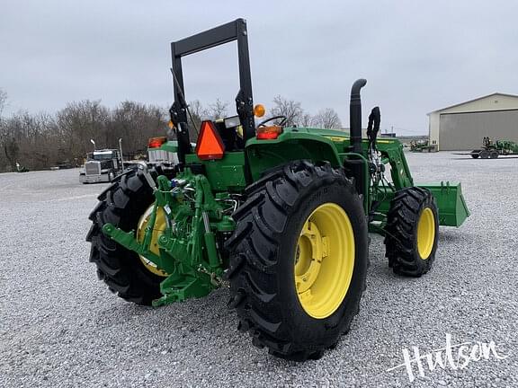 Image of John Deere 6120E equipment image 3