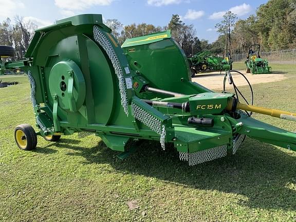 Image of John Deere 6120E equipment image 4