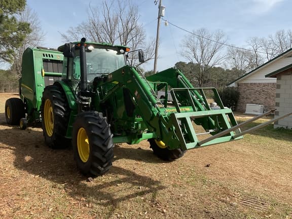 Image of John Deere 6120E equipment image 4