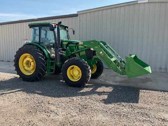 Image of John Deere 6120E equipment image 4