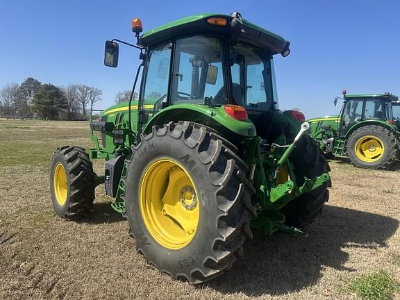 Image of John Deere 6120E equipment image 1