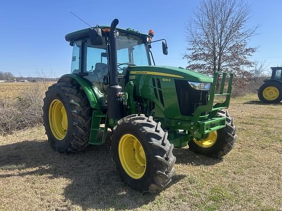 Image of John Deere 6120E equipment image 3