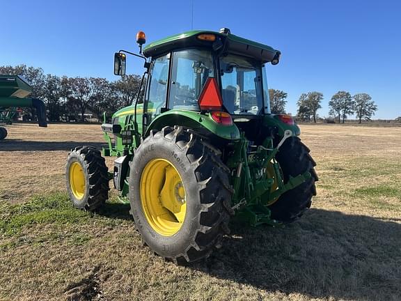 Image of John Deere 6120E equipment image 1