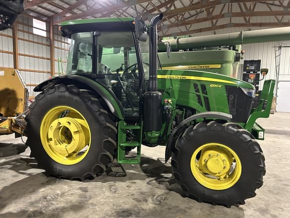 Image of John Deere 6120E equipment image 1