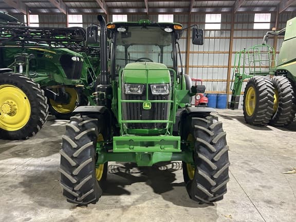 Image of John Deere 6120E equipment image 4