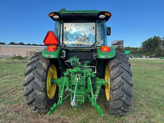 Image of John Deere 6120E equipment image 4