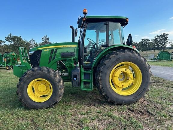 Image of John Deere 6120E equipment image 1