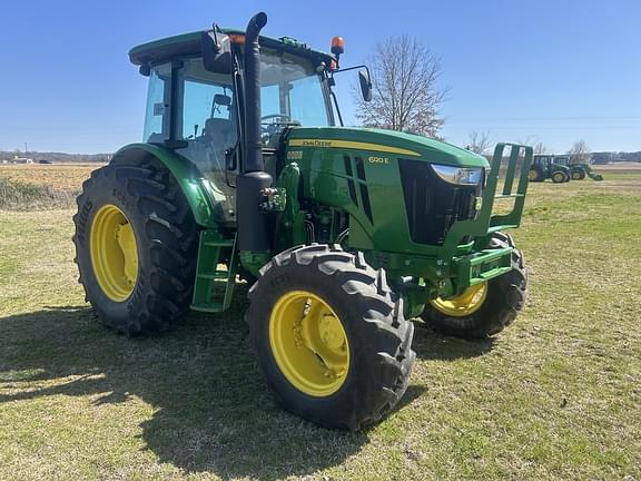 Image of John Deere 6120E equipment image 3