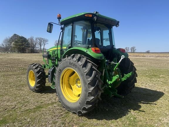 Image of John Deere 6120E equipment image 1