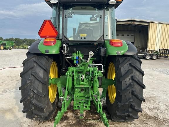 Image of John Deere 6120E equipment image 3