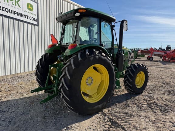 Image of John Deere 6120E equipment image 2