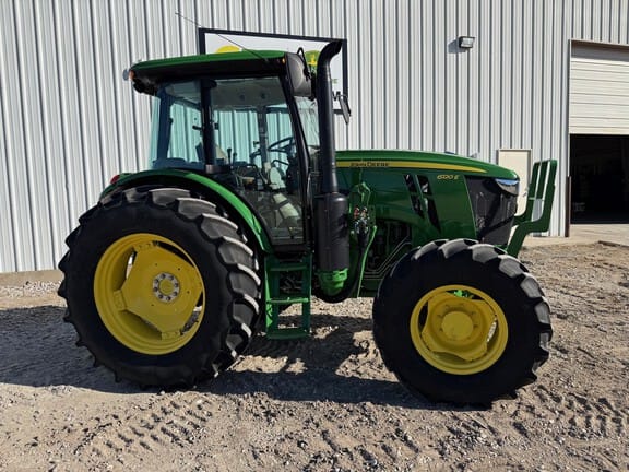 Main image John Deere 6120E