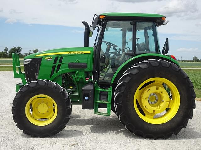 Image of John Deere 6120E equipment image 2