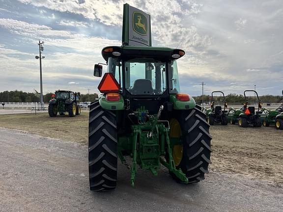 Image of John Deere 6120E equipment image 3