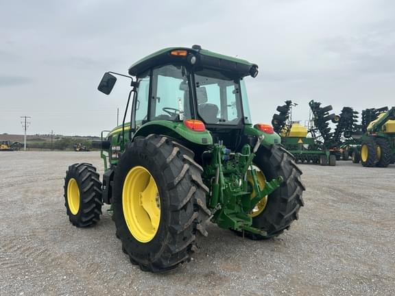 Image of John Deere 6120E equipment image 2