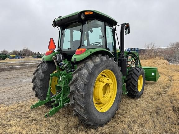 Image of John Deere 6120E equipment image 4