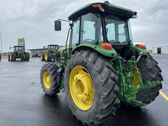 Image of John Deere 6120E equipment image 1