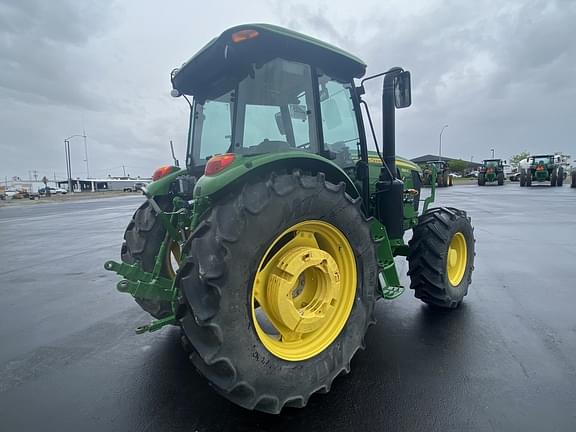 Image of John Deere 6120E equipment image 2