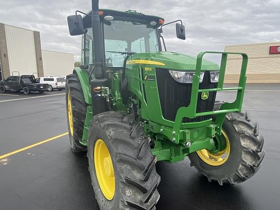 Image of John Deere 6120E equipment image 3