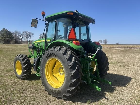 Image of John Deere 6120E equipment image 1