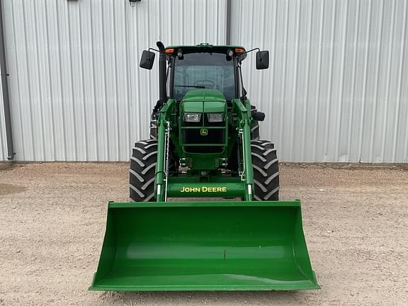 Image of John Deere 6120E equipment image 3