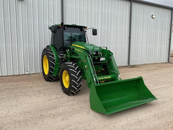 Image of John Deere 6120E equipment image 4
