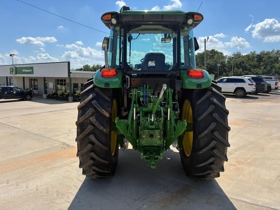Image of John Deere 6120E equipment image 3