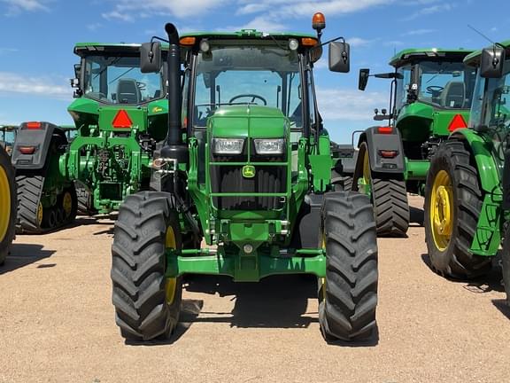 Image of John Deere 6120E equipment image 3