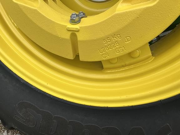 Image of John Deere 6120E equipment image 3
