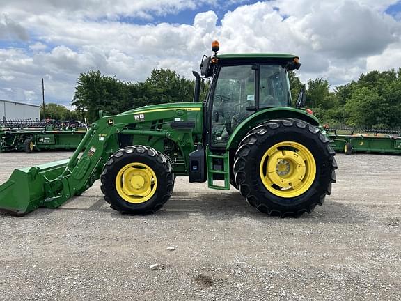 Image of John Deere 6120E equipment image 2