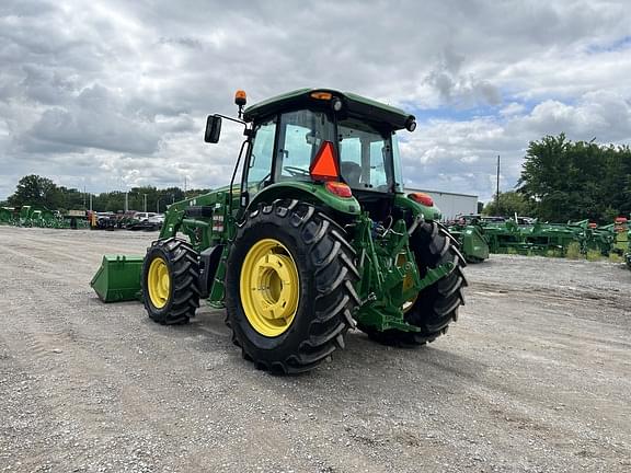 Image of John Deere 6120E equipment image 3