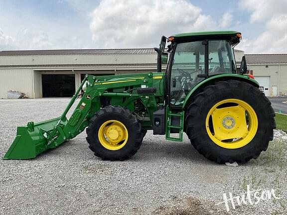 Image of John Deere 6120E equipment image 3