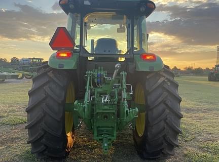 Image of John Deere 6120E equipment image 3