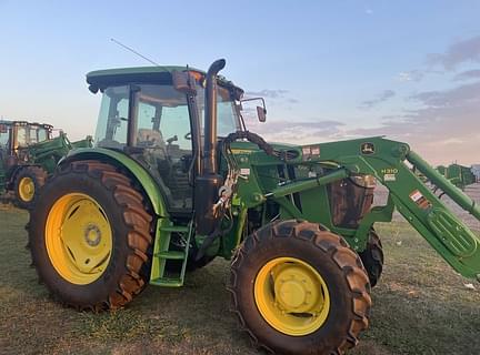 Image of John Deere 6120E equipment image 3