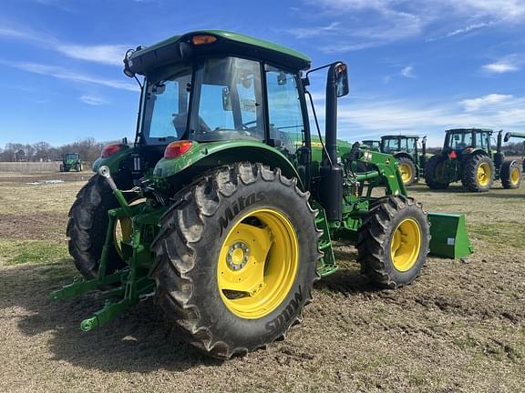 Image of John Deere 6120E equipment image 3