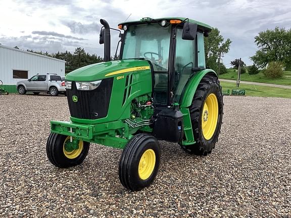 Image of John Deere 6120E equipment image 2