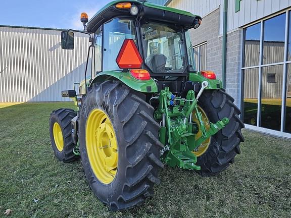 Image of John Deere 6120E equipment image 3