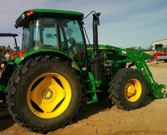 Image of John Deere 6120E equipment image 2