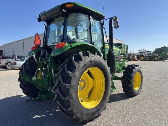 Image of John Deere 6120E equipment image 4