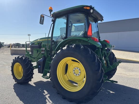 Image of John Deere 6120E equipment image 2