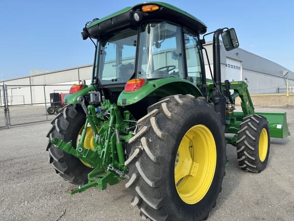 Image of John Deere 6120E equipment image 3