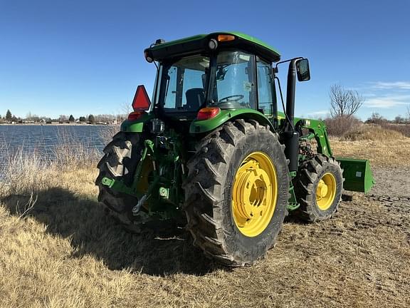 Image of John Deere 6120E equipment image 4