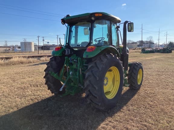 Image of John Deere 6120E equipment image 4