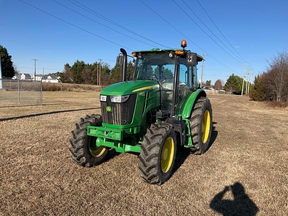 Image of John Deere 6120E equipment image 1